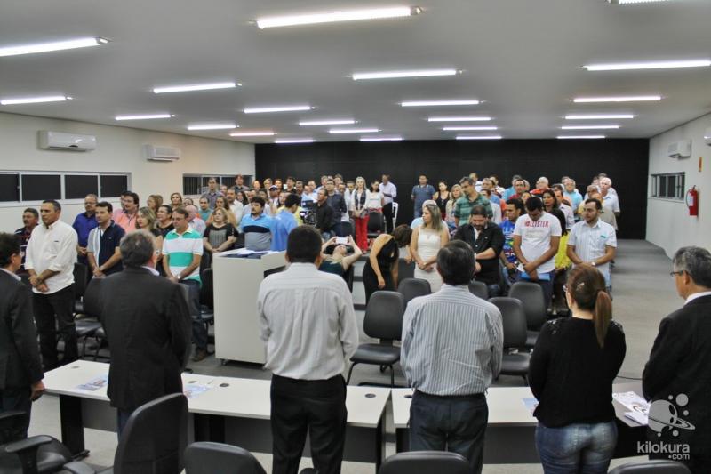 Auditório do IFCE de Jaguaribe lotado de lojistas e autoridades no Lançamento do Cartão Amigo do SAAE
